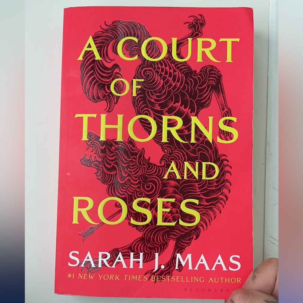 A Court of Thorns and Roses Novel by Sarah J. Maas